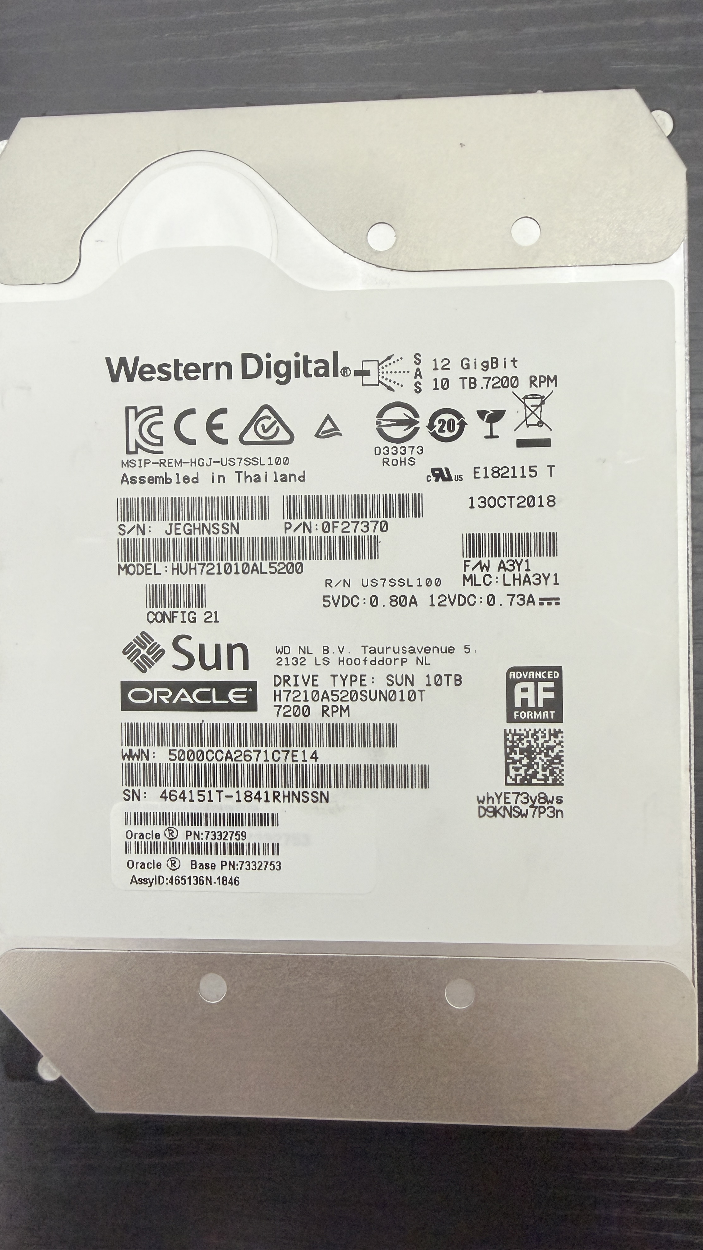西数 HUH010AL5200 10TB SAS